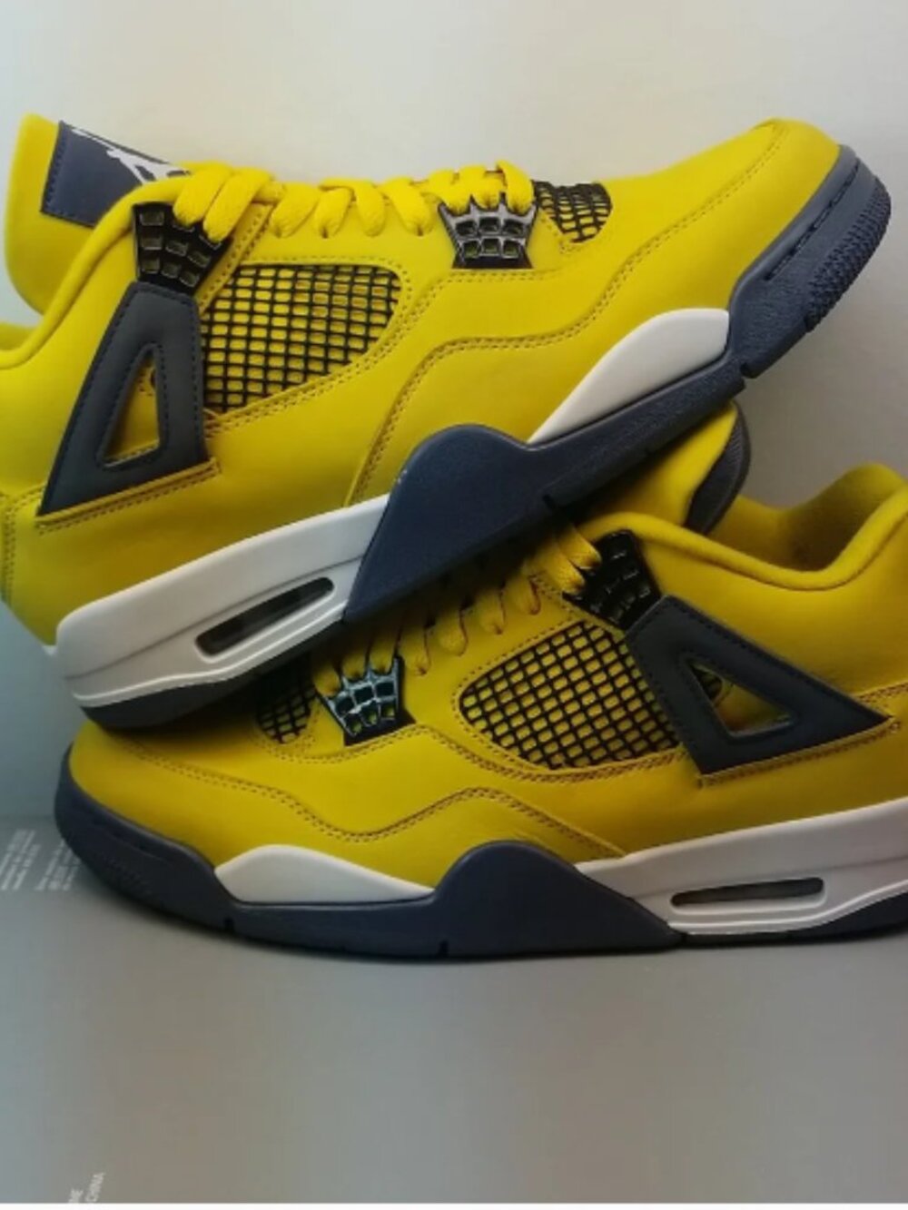 Air Jordan 4 Retro Lighting